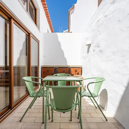 Гостевой дом Casa Vermelha 4*