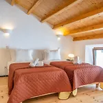Casa Vermelha 게스트하우스 4*