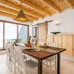 Casa Vermelha 게스트하우스 알보르